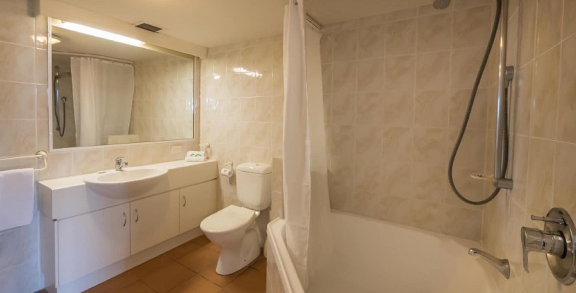 Tropic Towers Apartments Cairns Ngoại thất bức ảnh